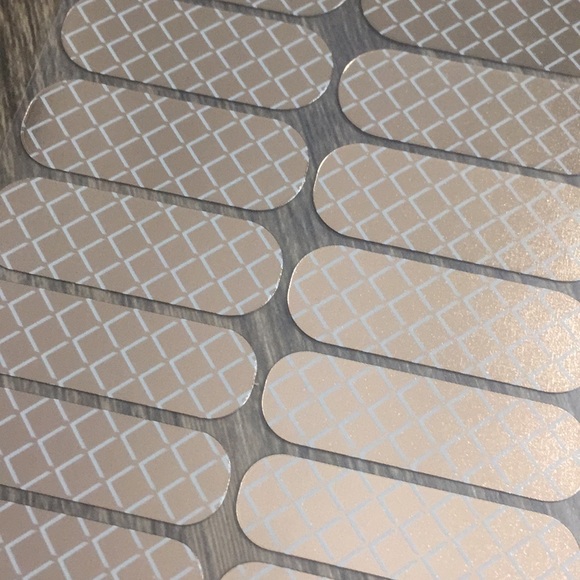 NEW! jamberry Nail Wraps October Exclusive - Picture 3 of 4